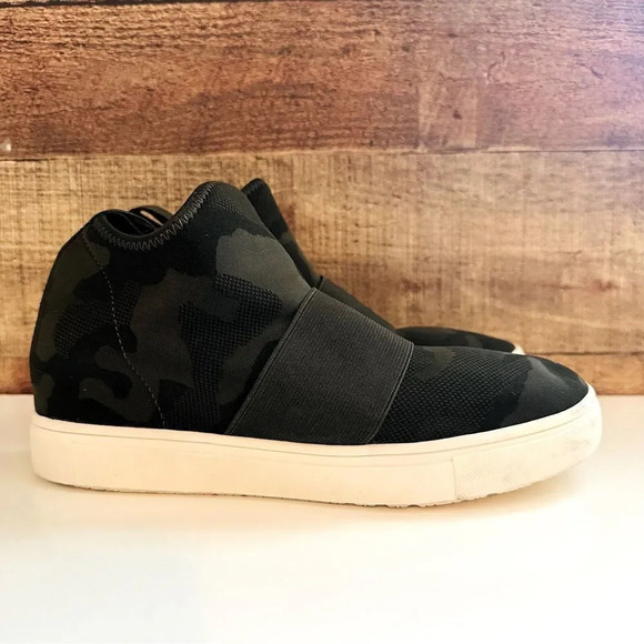 NWOT Material Girl Camo Quila Sock Wedge Pull On Sneaker - Picture 2 of 9